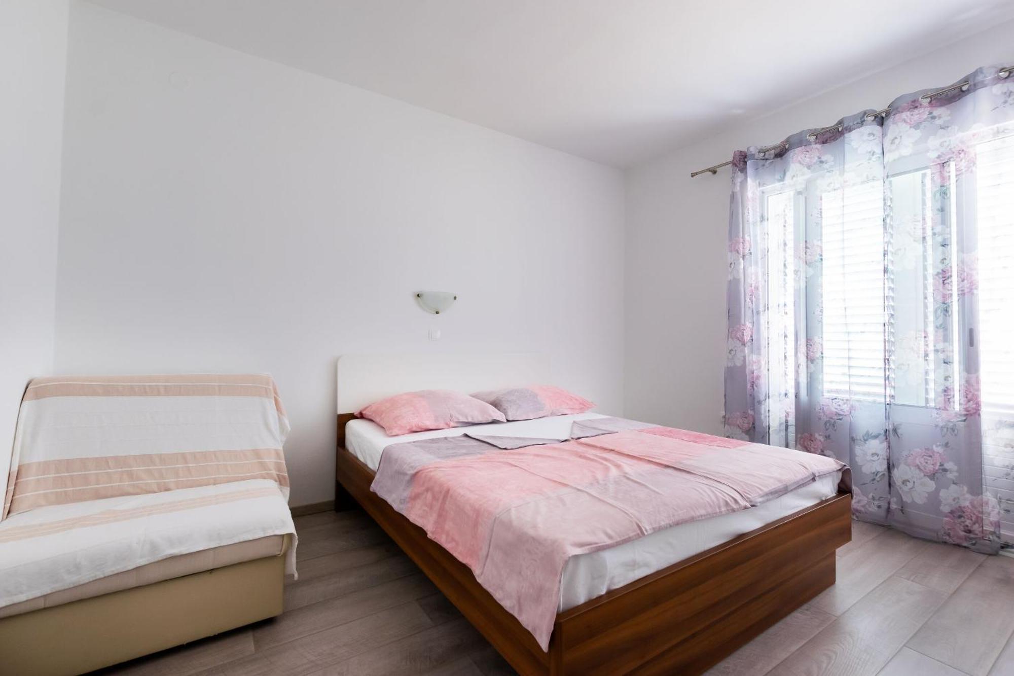 Apartments Marija & Lino 洛帕 外观 照片